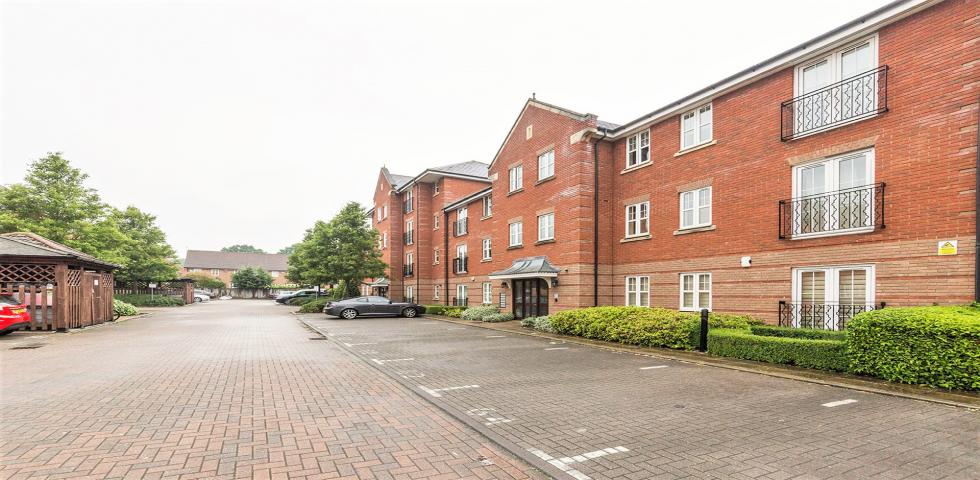 			NEW INSTRUCTION, 2 Bedroom, 1 bath, 1 reception Flat			 Shillingford Road, MILL HILL